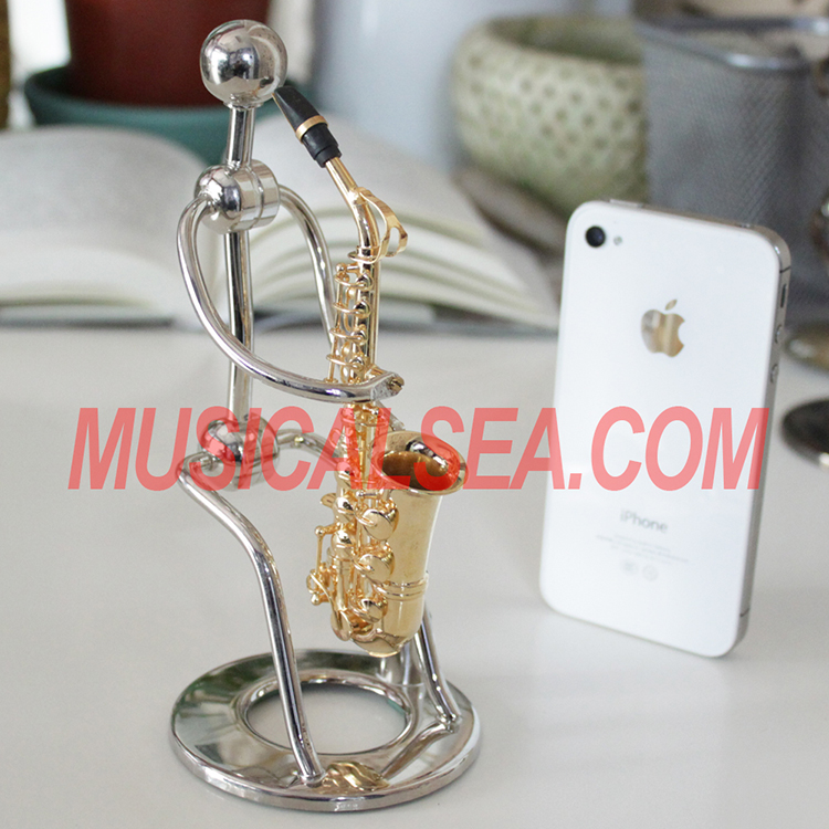 High quality miniature saxophonist figurine u